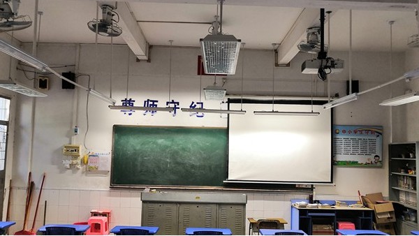 近視防控重大動作，教室燈具必須無頻閃、無藍光危害...