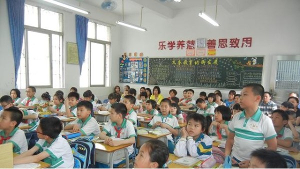 注意!!護(hù)眼健康的教室照明，不能一味追求高照度~